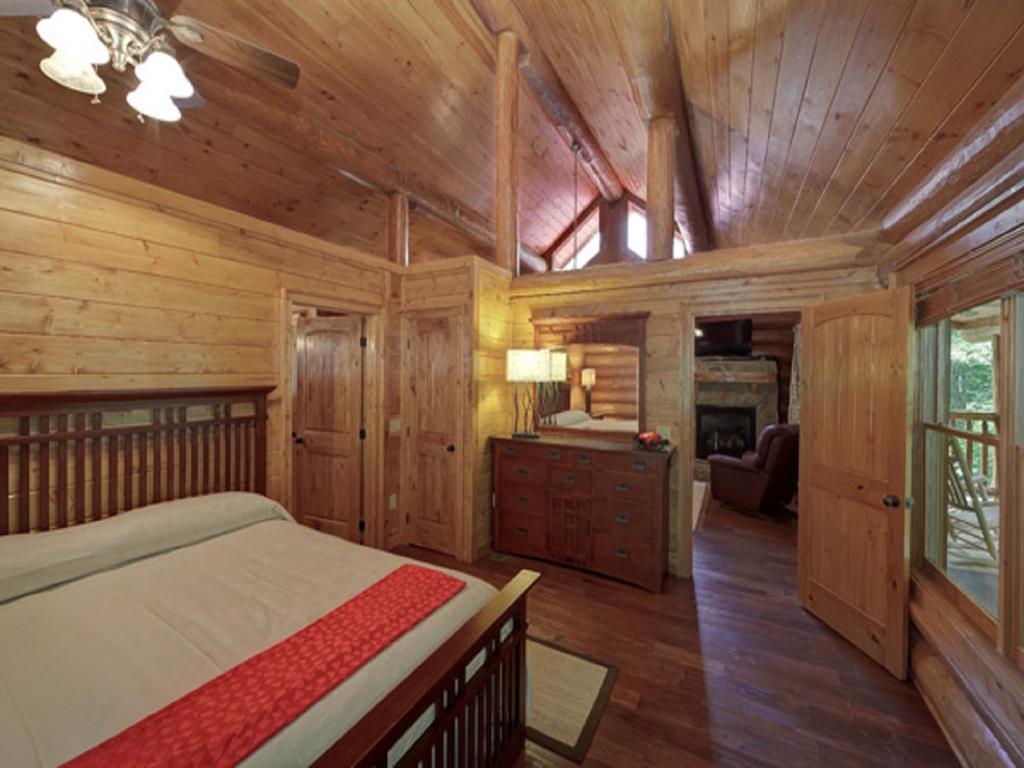Bearly Lovers Gatlinburg Exterior photo