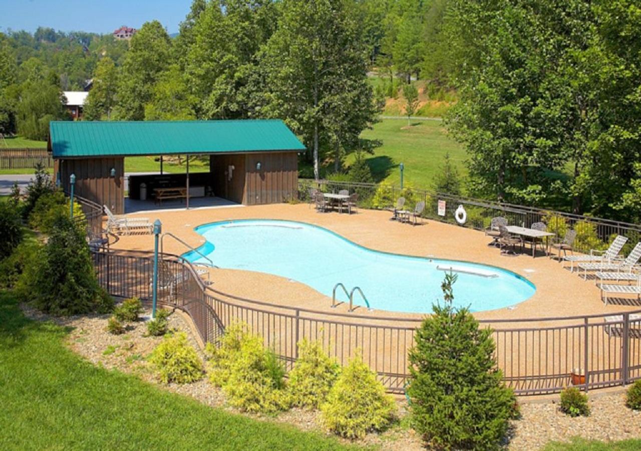 Bearly Lovers Gatlinburg Exterior photo